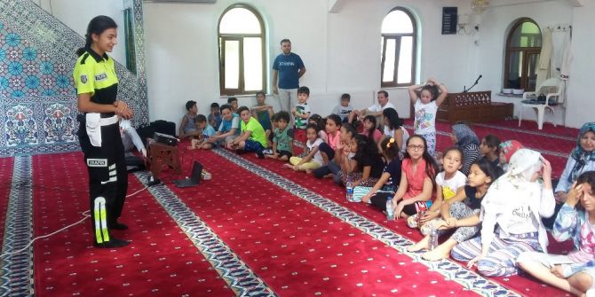 Kur’an Kursu Öğrencilerine Trafik Eğitimi