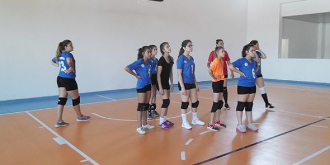 Milaslı Bayan Voleybolcular Çalışmaya Başladı