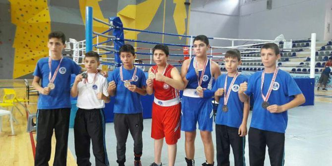 Minik Boksörler Artvin’den 7 Madalya İle Döndü