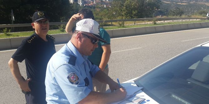 Yasak Saatte Şehir Merkezine Giren Kamyon Sürücüsüne 95 Tl Ceza Yazıldı