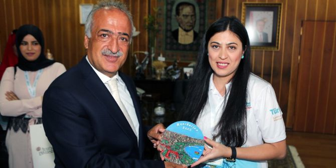 Rektör Çomaklı, Türkçe Yaz Okulu İçin Erzurum’a Gelen Öğrencileri Kabul Etti