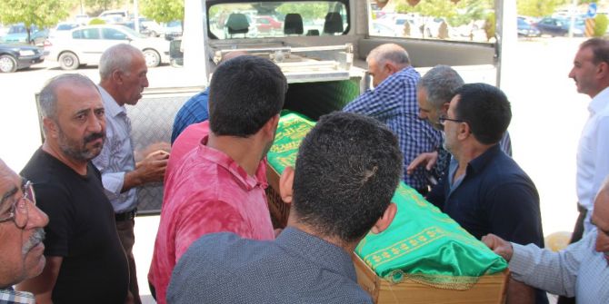 5 Yaşındaki Ahmet’i Erik Öldürdü