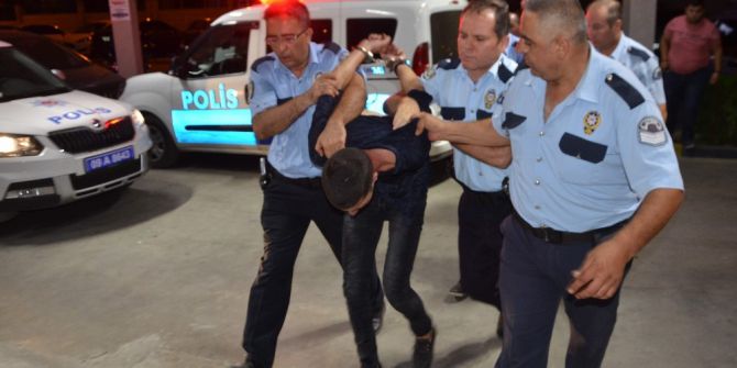 Polise Kafa Atan Şahıs Gözaltına Alındı