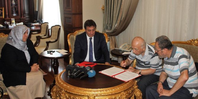 Bursalı Hayırseverden Sağlık Merkezine Bağış