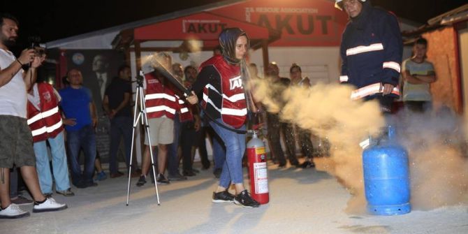 Akut Ekibine Yangın Eğitimi