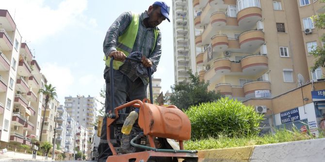 Mersin’de Asfaltlama Çalışmaları Sürüyor