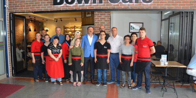 Milletvekili Yılmaz Down Kafe’yi Ziyaret Etti