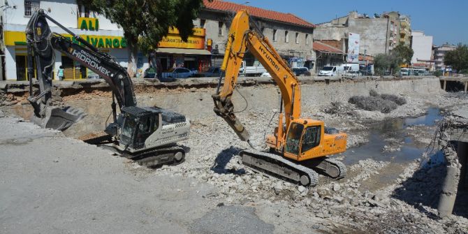 Söke’de Çay Üstü Yıkımı Hızla Devam Ediyor