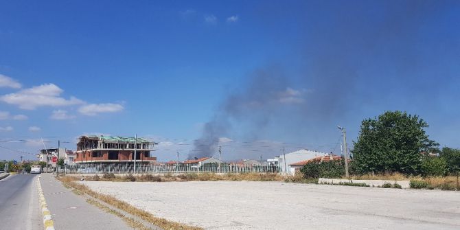 Otoparktaki Onlarca Araç Küle Döndü