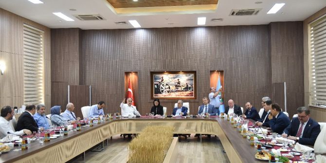 Çaturoğlu Fındık Toplantısına Katıldı