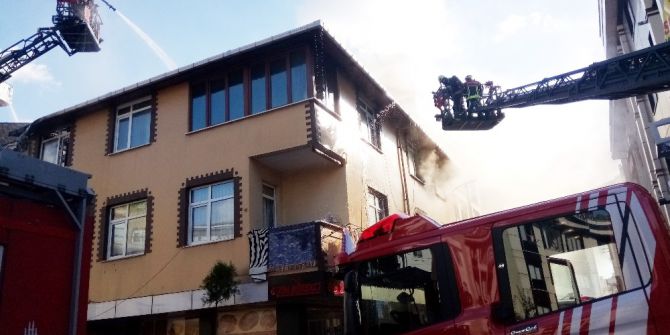 Ataşehir’de Korkutan Yangın