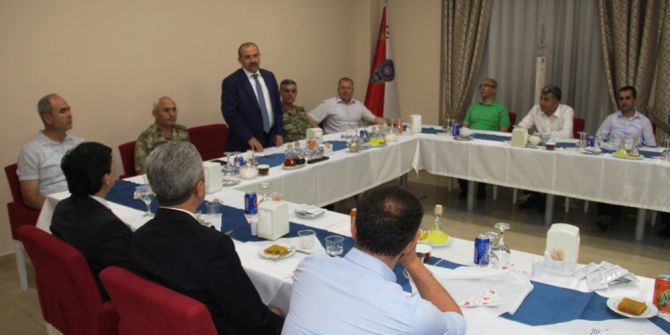 Görev Yerleri Değişen Komutanlara Vali’den Veda Yemeği