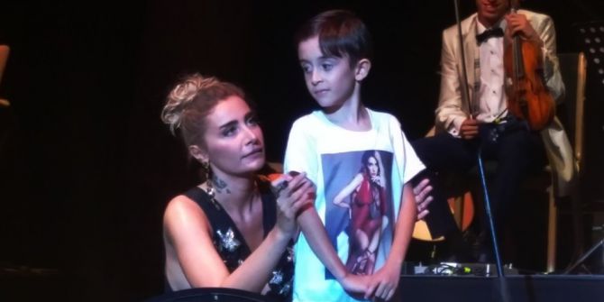 Ünlü Popçu Sıla, Ayvalık’ı Salladı