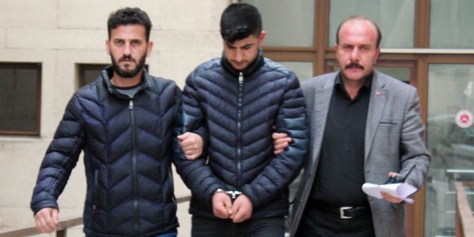 3 Aylık Eşini 10 Bıçak Darbesiyle Öldüren Adamın Müebbet Hapsi İsteniyor