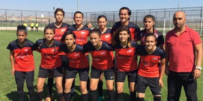 Döşemealtı Kadın Futbol Takımı 8 Takım Arasına Kaldı