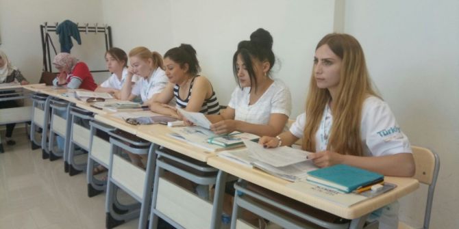 Türkçe Aşkı Onları Bir Araya Getirdi