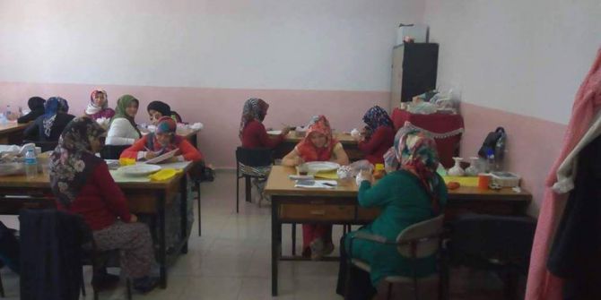 Aslanapalılar Çini Sanatını Öğreniyor