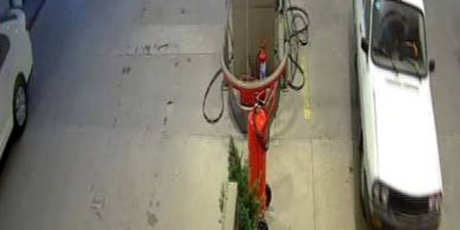 Halatla Otomobil Çaldı