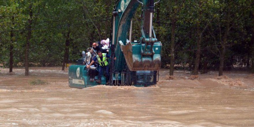 Bartın Valisi: “Mahsur Kalan 47 Yolcumuzu Kurtardık”