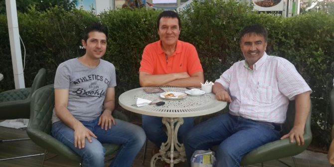 Cenk Yeni Albümünü Tanıtmaya Devam Ediyor