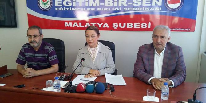 Ak Parti Genel Başkan Yardımcısı Öznur Çalık: