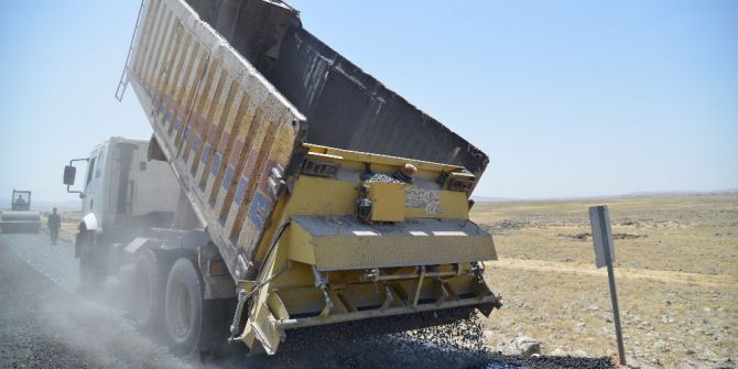 Ergani’de 12 Kırsal Mahallenin Yolları Yenilendi