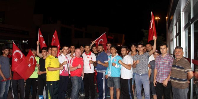 Kayserili Muaythai Sporcuları Dünya Şampiyonası İçin Tayland’a Uçtu