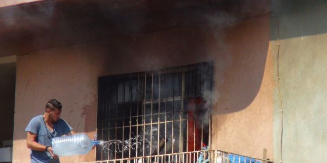 Yangına Damacana İle Müdahale Etti