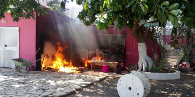 Belediye Personelini Bıçakladığı İleri Sürülen Zanlıların İş Yerinde Yangın Çıktı