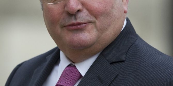 Fransız Bakan, Kızının Maaşını Halkın Parasıyla Ödemekle Suçlandı