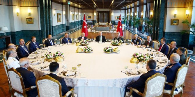 Cumhurbaşkanı Erdoğan Yaş Üyeleri İle Yemekte Bir Araya Geldi