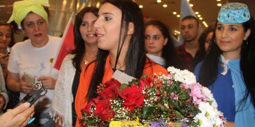 Kırımlı Tatar Şarkıcı Jamala Destek İçin Türkiye’de