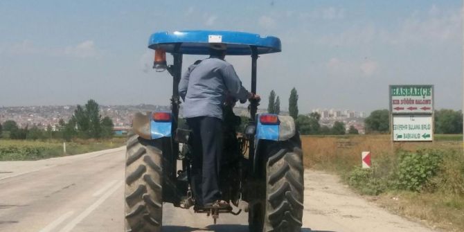 Traktörün Arkasında Ölümle Dans
