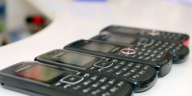 Askerler, Kamerasız Telefon Piyasasını Yeniden Canlandırdı