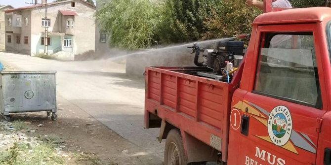 Muş Belediyesinden İlaçlama Çalışması