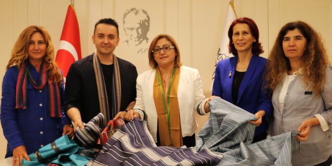 Kutnu Kumaşı Londra Yolcusu