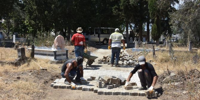 Nazilli Belediyesi, Mescitli’de Mezarlık Ve Sokaklara El Attı