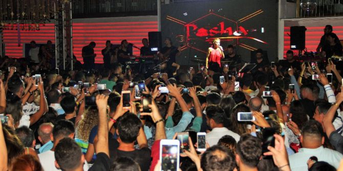 Yıldız Tilbe’yi Görüntülemek İçin Birbirleriyle Yarıştılar