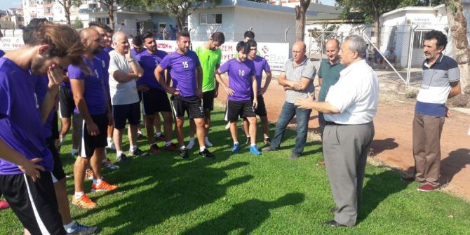 Başkan Uysal Futbolcuları İlk Antrenmanında Yalnız Bırakmadı