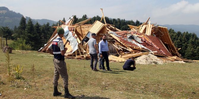Yıkım Kararı Gelen Evini Kendisi Yıktı