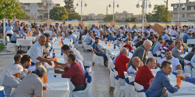 Aileler Arasındaki Husumeti Barış Yemeği Bitirdi