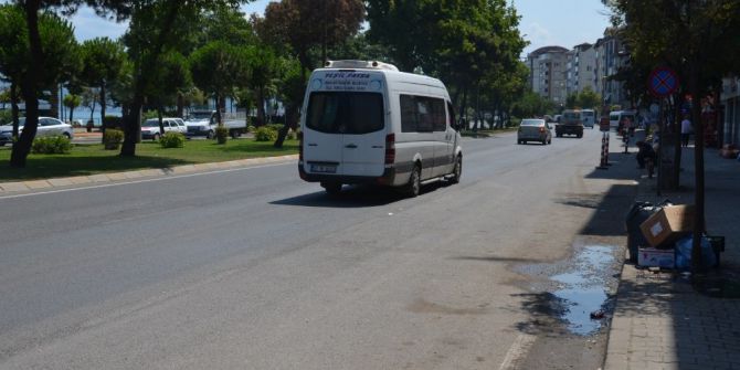 Sahilde Araçlara Park Yasağı