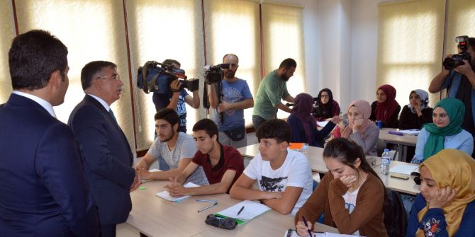 Milli Eğitim Bakanı Yılmaz’dan Öğrencilere İngilizce Uyarısı