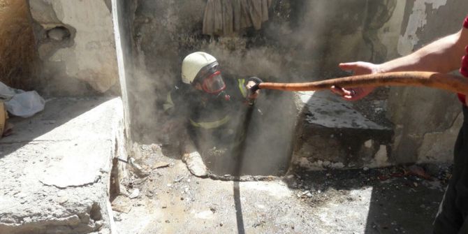 Metruk Binadaki Yangın Büyümeden Söndürüldü