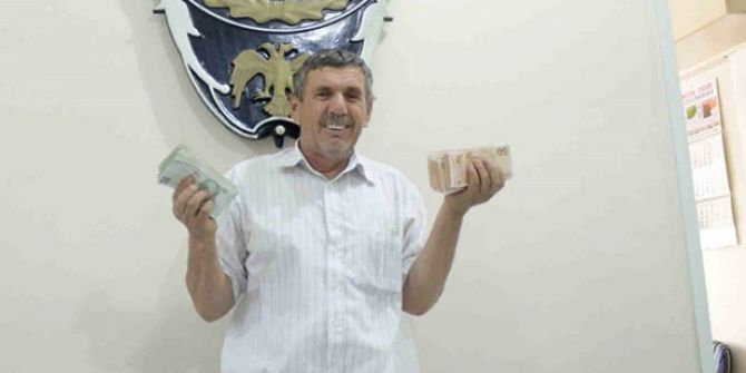 Çektiği Krediyi Dolandırıcılara Yatırırken Vatandaşlar Kurtardı