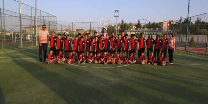 Yüzme Ve Futboldan Sonra Basketbol Kursu Da Açıldı