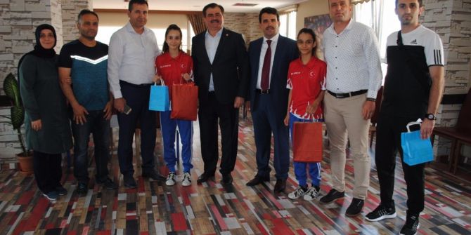 Çaturoğlu Ve Çakır Başarıyı Ödüllendirdi