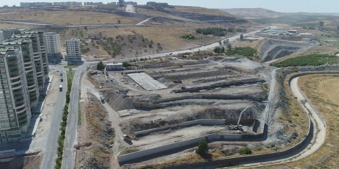 Çiftçi, Fuar Merkezi İnşaatını İnceledi