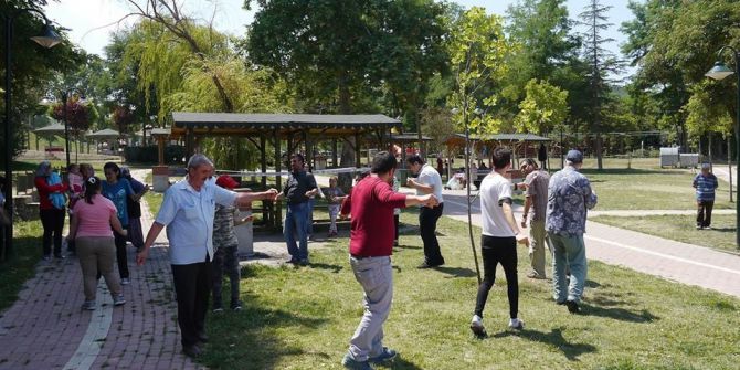 Piknik Yaparak Stres Attılar