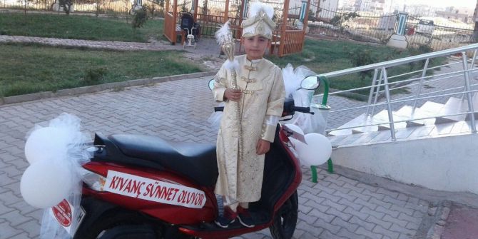 Sünnet Çocuğu İçin Motosiklet